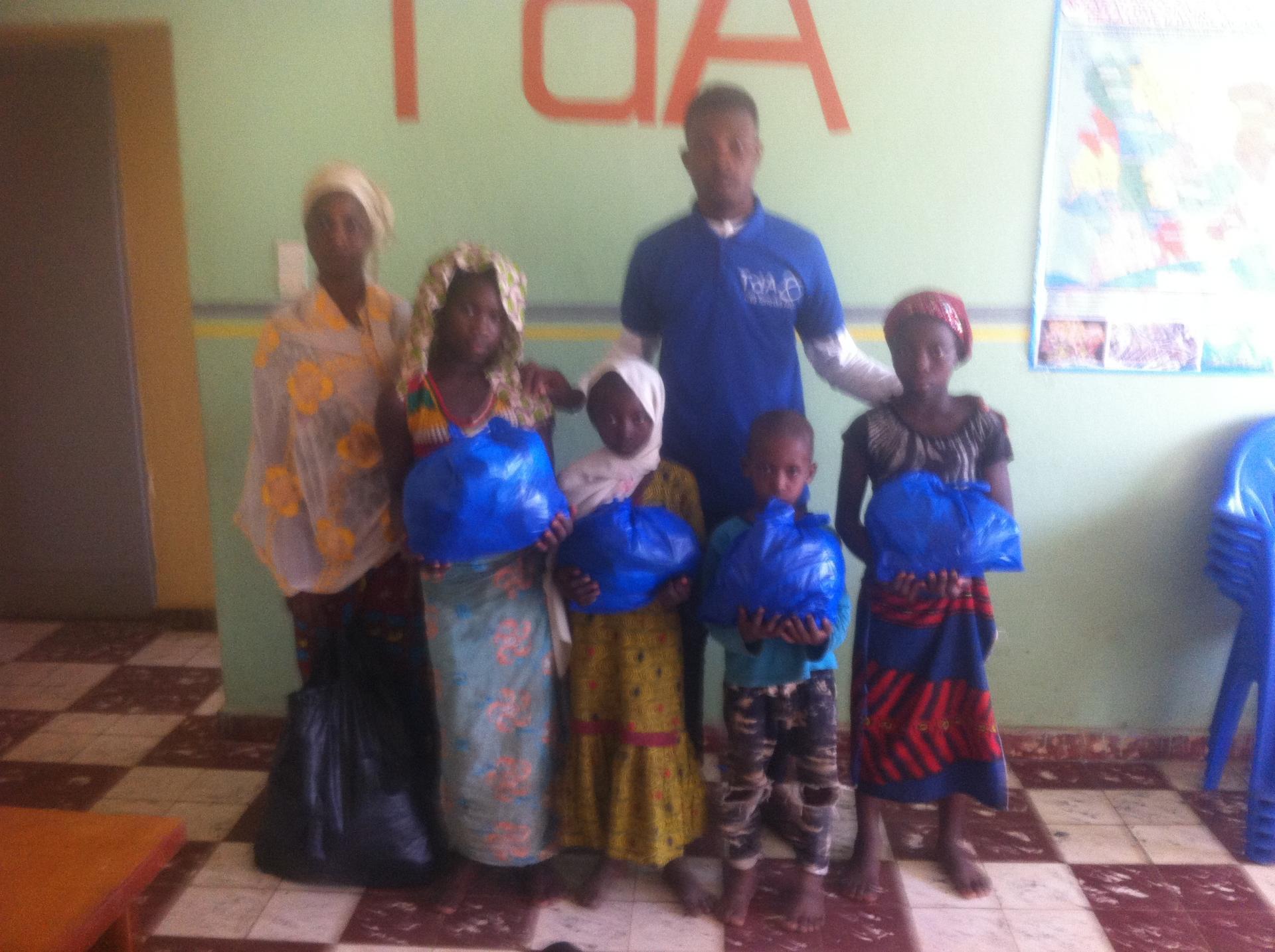 REMISE DES VÊTEMENTS AUX ENFANTS VULNÉRABLES