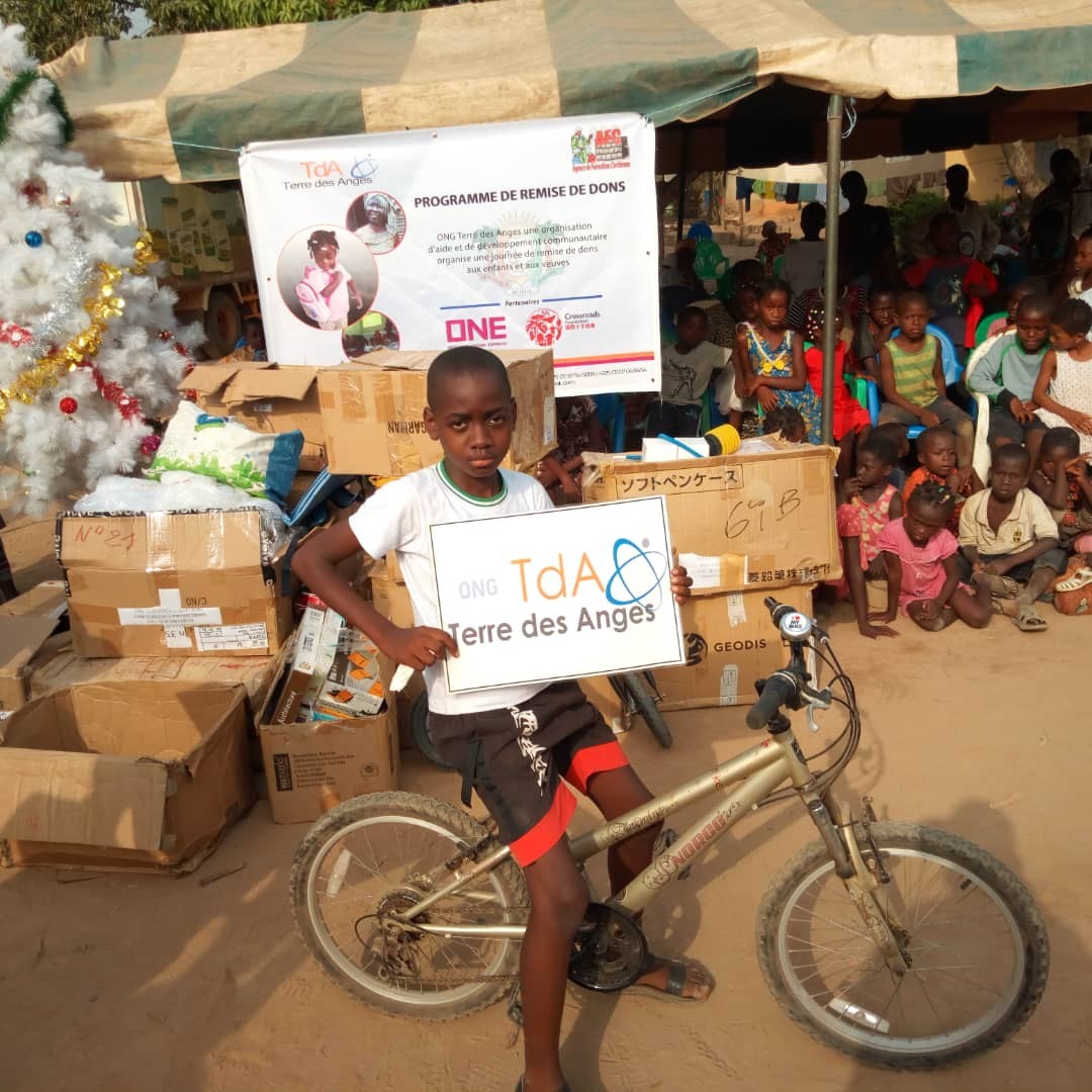 REMISE DE DONS AU VILLAGE BOBO DE BOUAKE