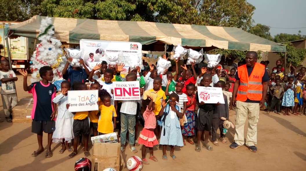 REMISE DE DONS AU VILLAGE BOBO DE BOUAKE