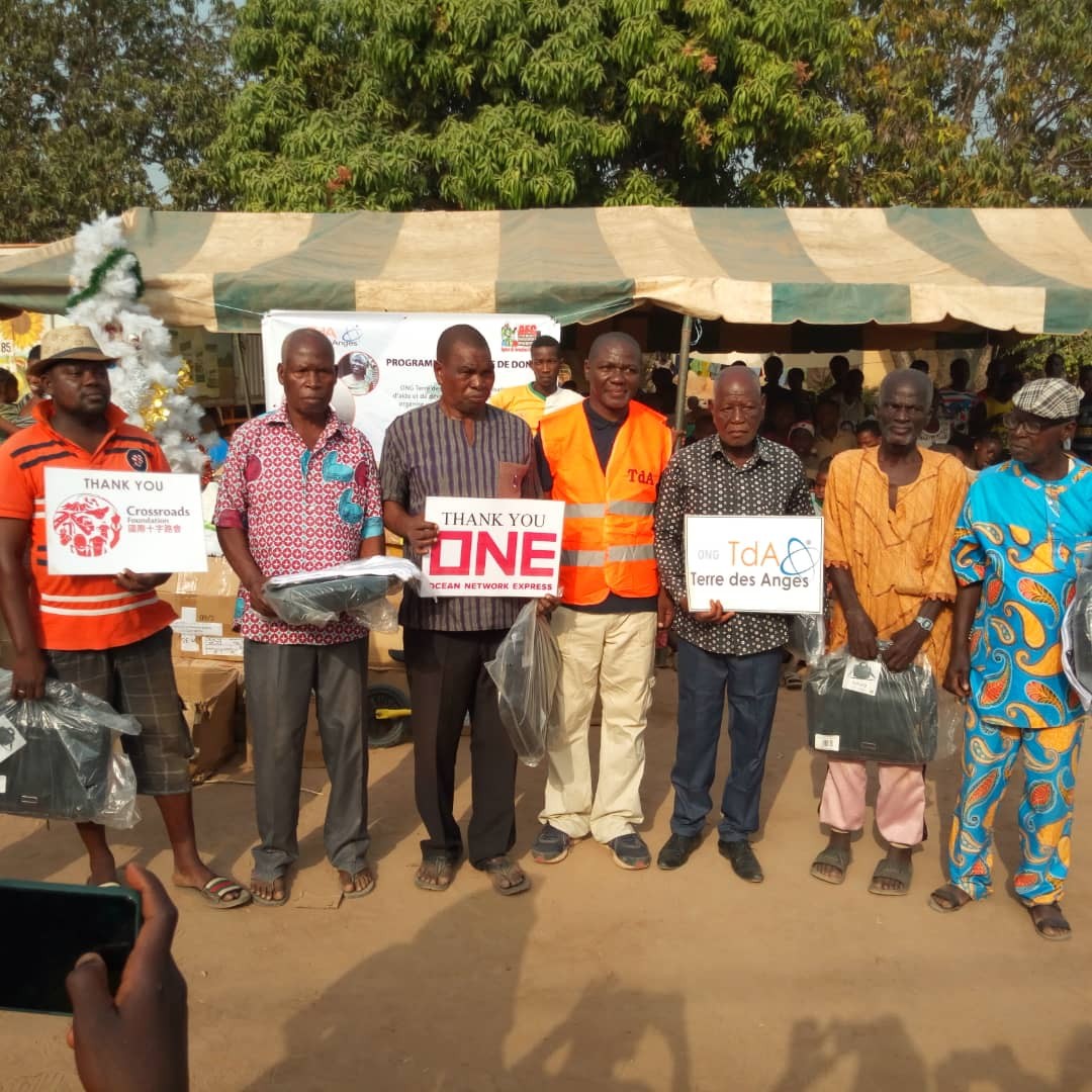 REMISE DE DONS AU VILLAGE BOBO DE BOUAKE