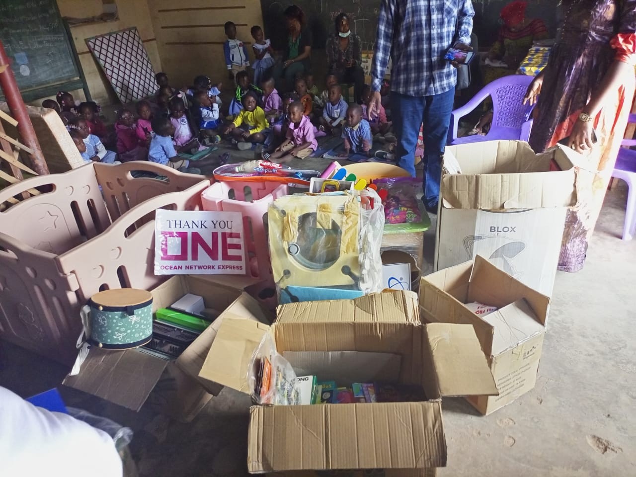 REMISE DE DONS A UNE ECOLE MATERNELLE DE BOUAKE FEVRIER 2022