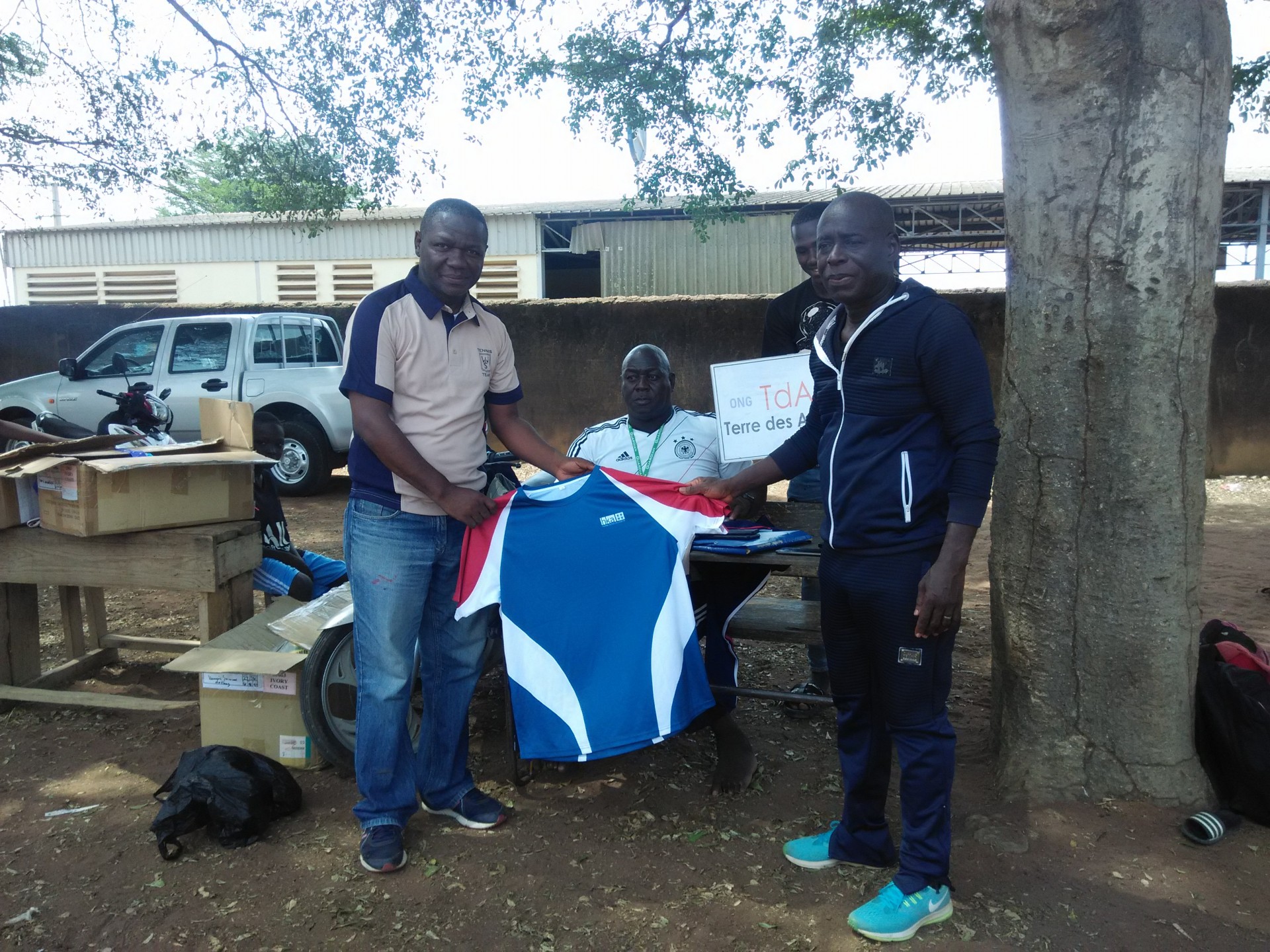 	DON D'EQUIPEMENTS SPORTIFS AU CENTRE DE FORMATION DE JEUNES CHAO DE BOUAKE