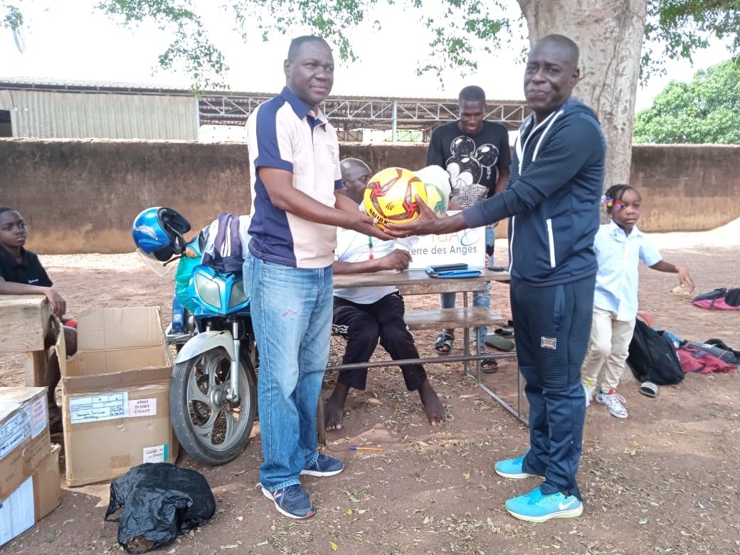 	DON D'EQUIPEMENTS SPORTIFS AU CENTRE DE FORMATION DE JEUNES CHAO DE BOUAKE