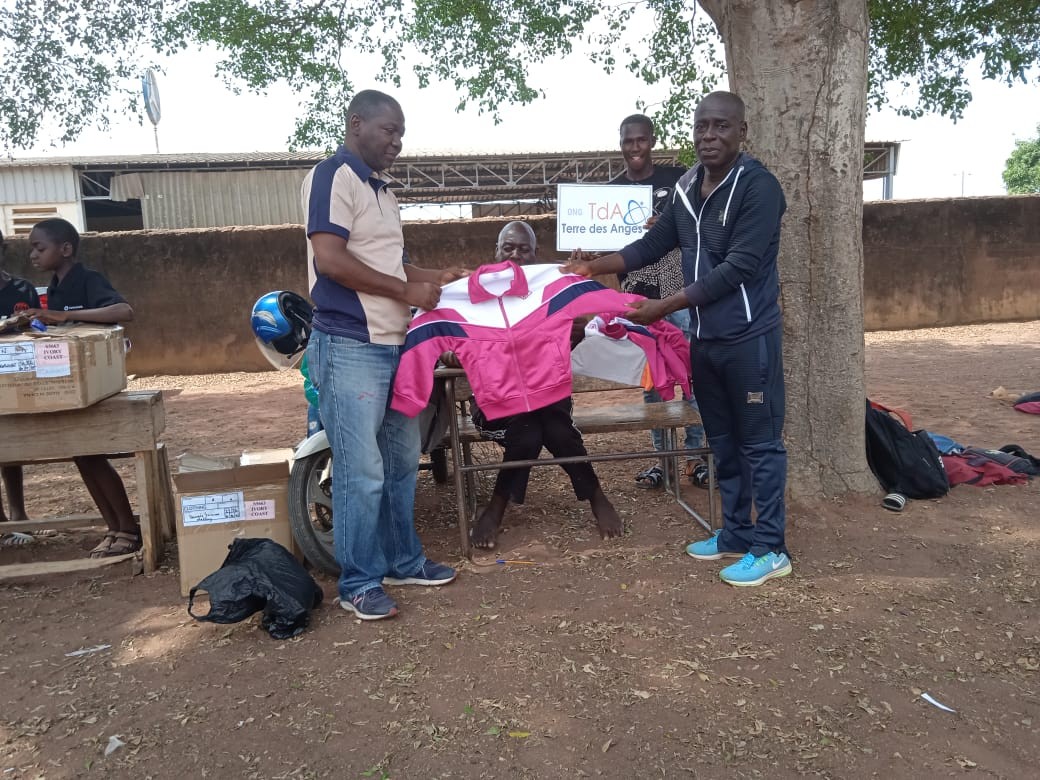 	DON D'EQUIPEMENTS SPORTIFS AU CENTRE DE FORMATION DE JEUNES CHAO DE BOUAKE