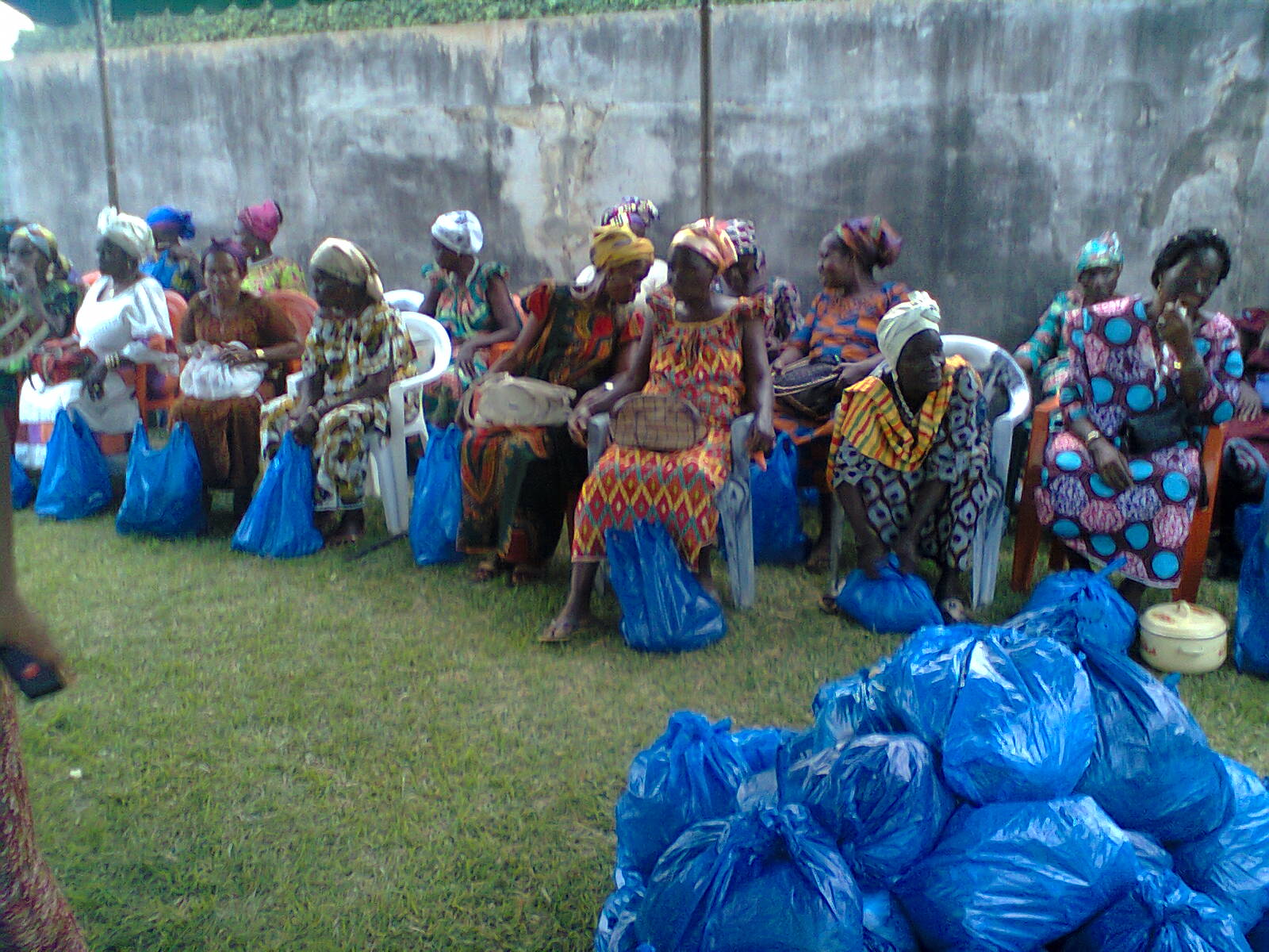 REMISE DE DONS AUX VEUVES  DECENDRE 2018 A DALOUA